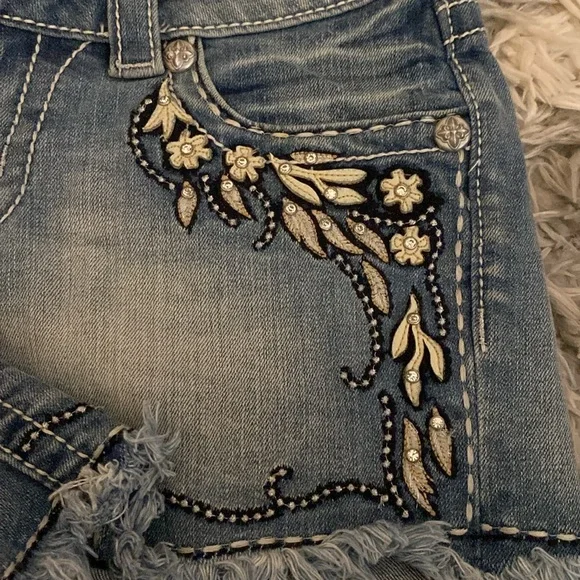Miss Me Jean Shorts - Picture 3 of 8